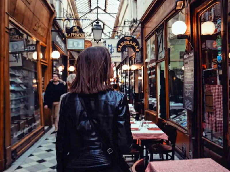 Is Paris Safe for Solo Female Travellers: Local Etiquette & Safety Practices