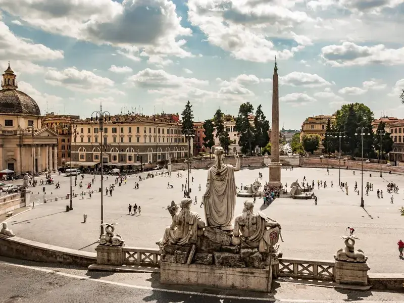 Stop by the Piazza del Popolo